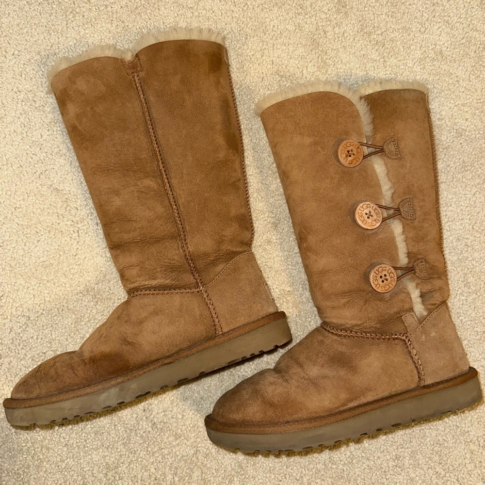 Authentic Ugg Australia Chestnut Bailey Button